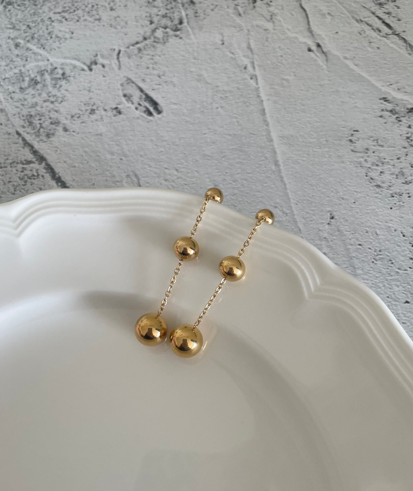 Spheres Drop Earring In Gold