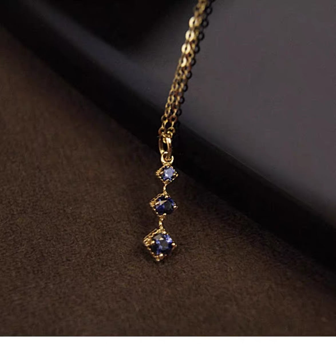 Blue Sapphire Pendant Necklace In 18k Solid Gold