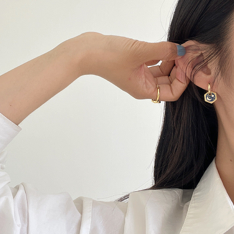 Night Sky Moon Star Pendant Hoop Earrings In Gold