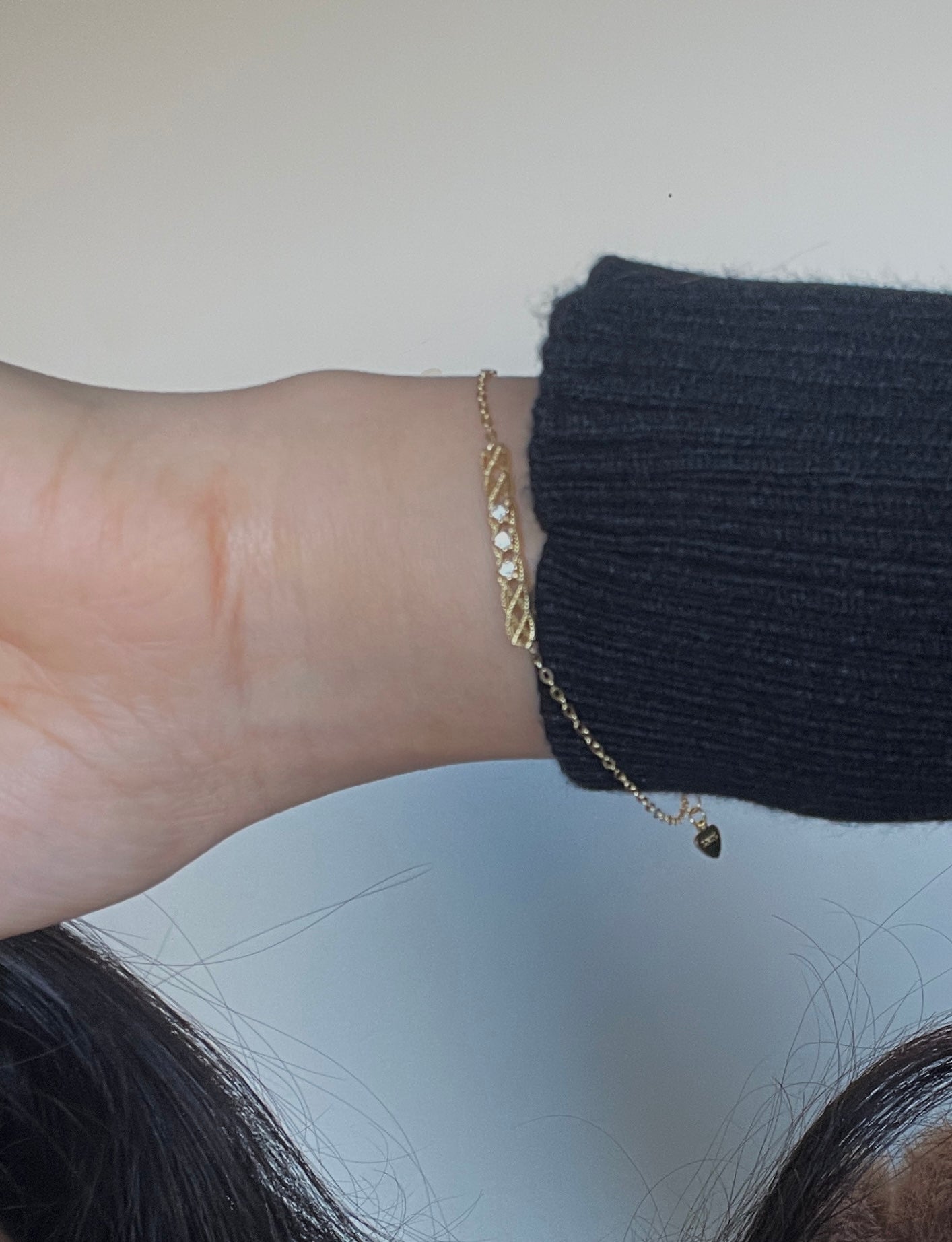 Claire subtle curb chain bracelet in gold