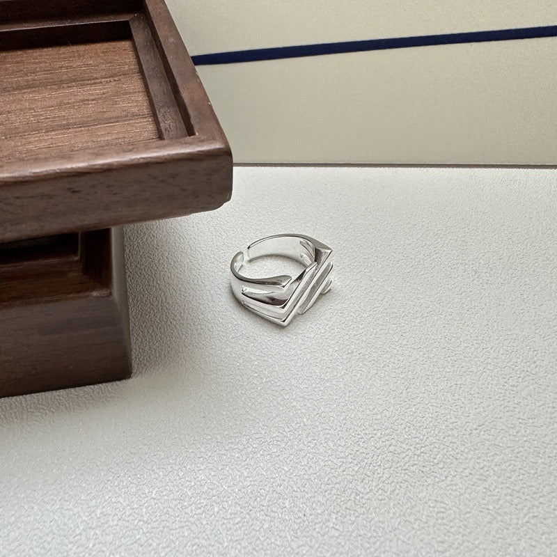 Abstract Carved Line Open Ring In Silver