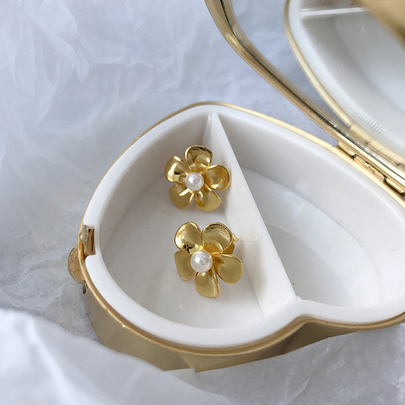 Flower Pearl Stud Earrings In Gold