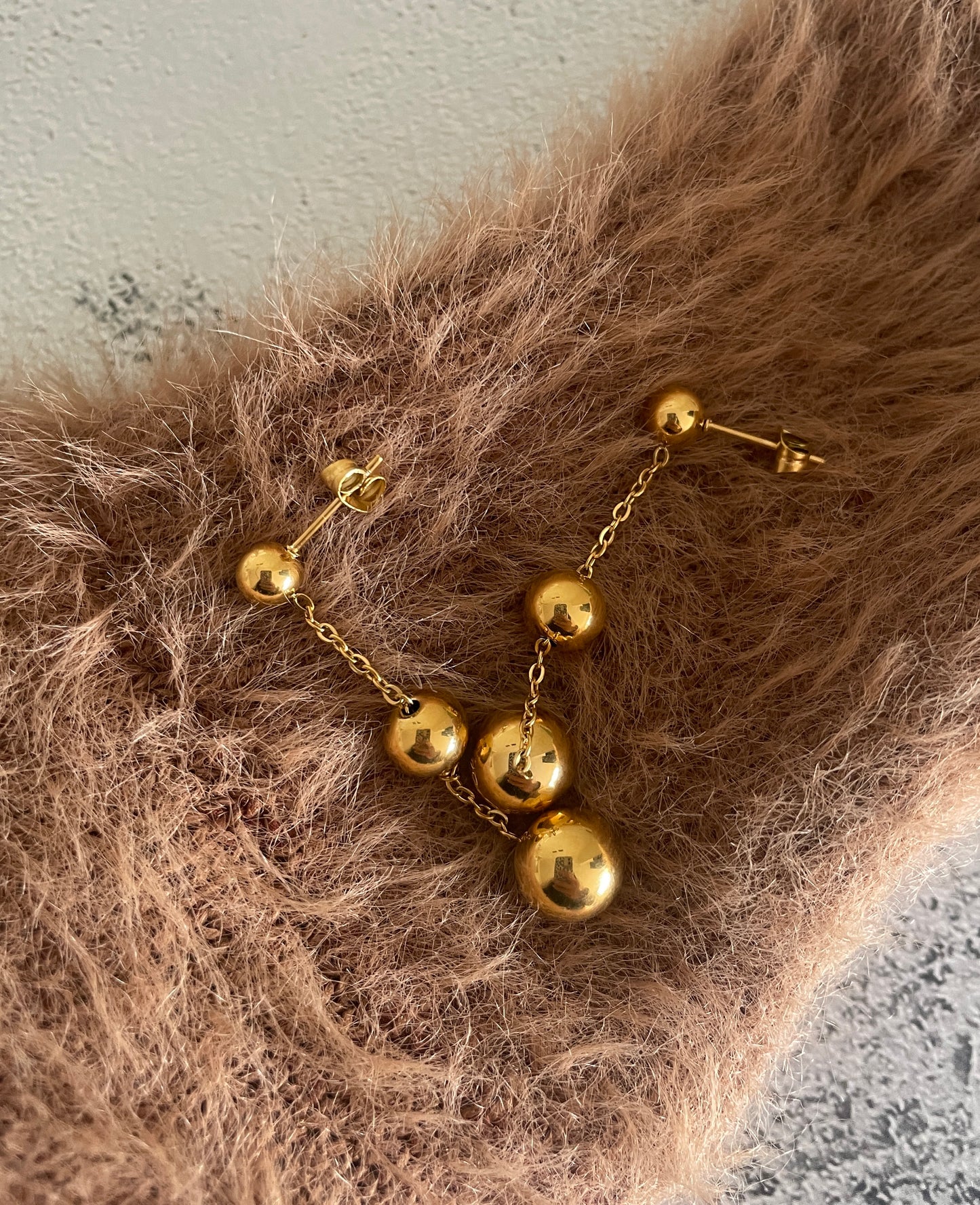 Spheres Drop Earring In Gold