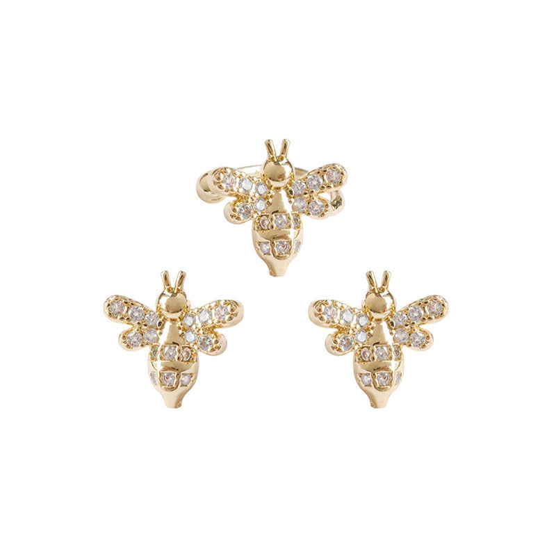 Mondayfree Jewelry little bee stud earrings in gold