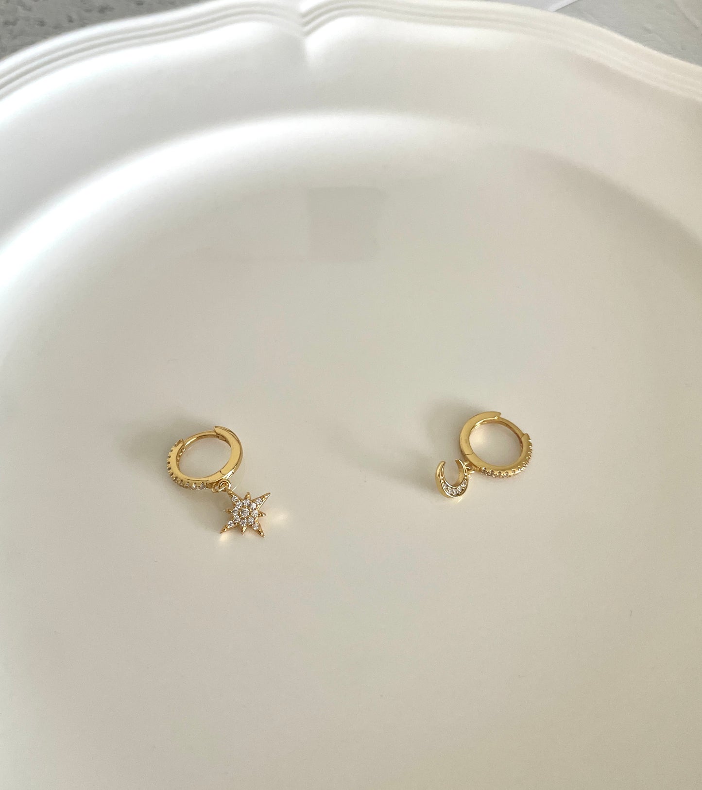 Mondayfree Jewelry moon and star pendant hoop earrings huggies in gold