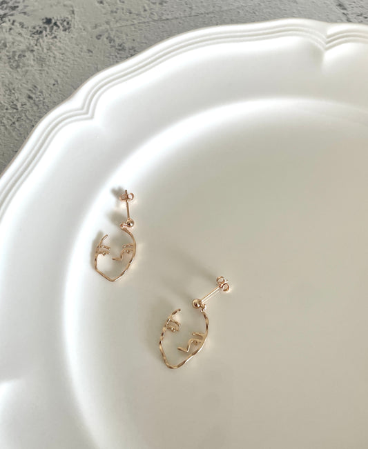 Mondayfree Jewelry abstract face earrings in gold