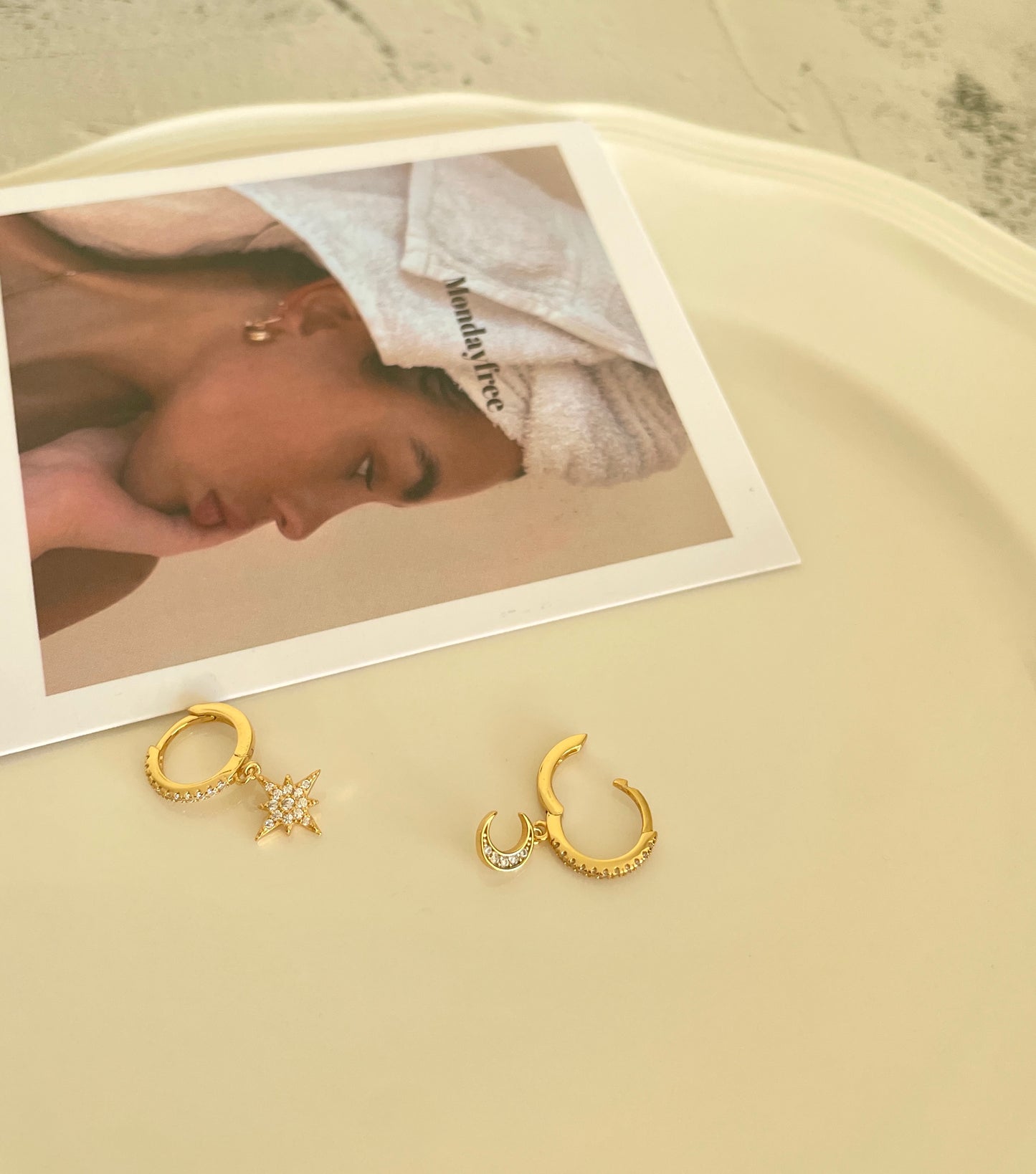 Mondayfree Jewelry moon and star pendant hoop earrings huggies in gold